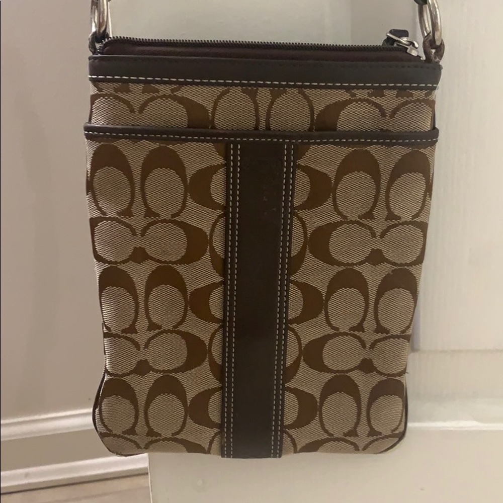 Coach Cross Body Signature bag - Picture 4 of 12